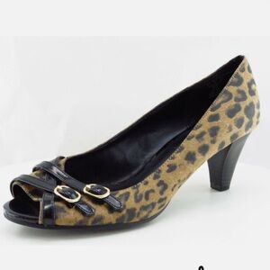 Jaclyn Smith Jacey Animal Print Peep Toe Shoe Size 7.5
